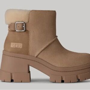 UGG Women's Brooklyn Buckle Boots size 11